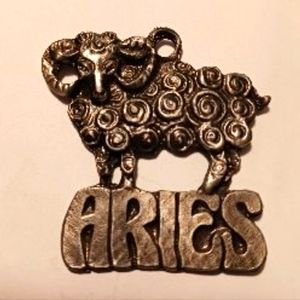 💙 Vintage Aries Pendent Necklace.